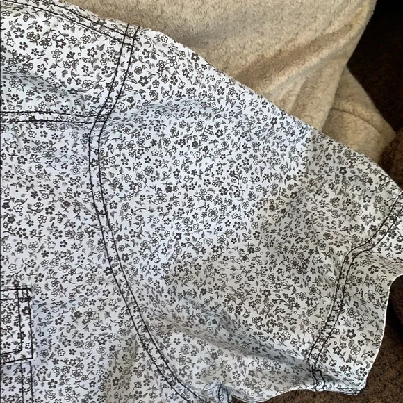 Men’s button up size medium - Picture 7 of 8